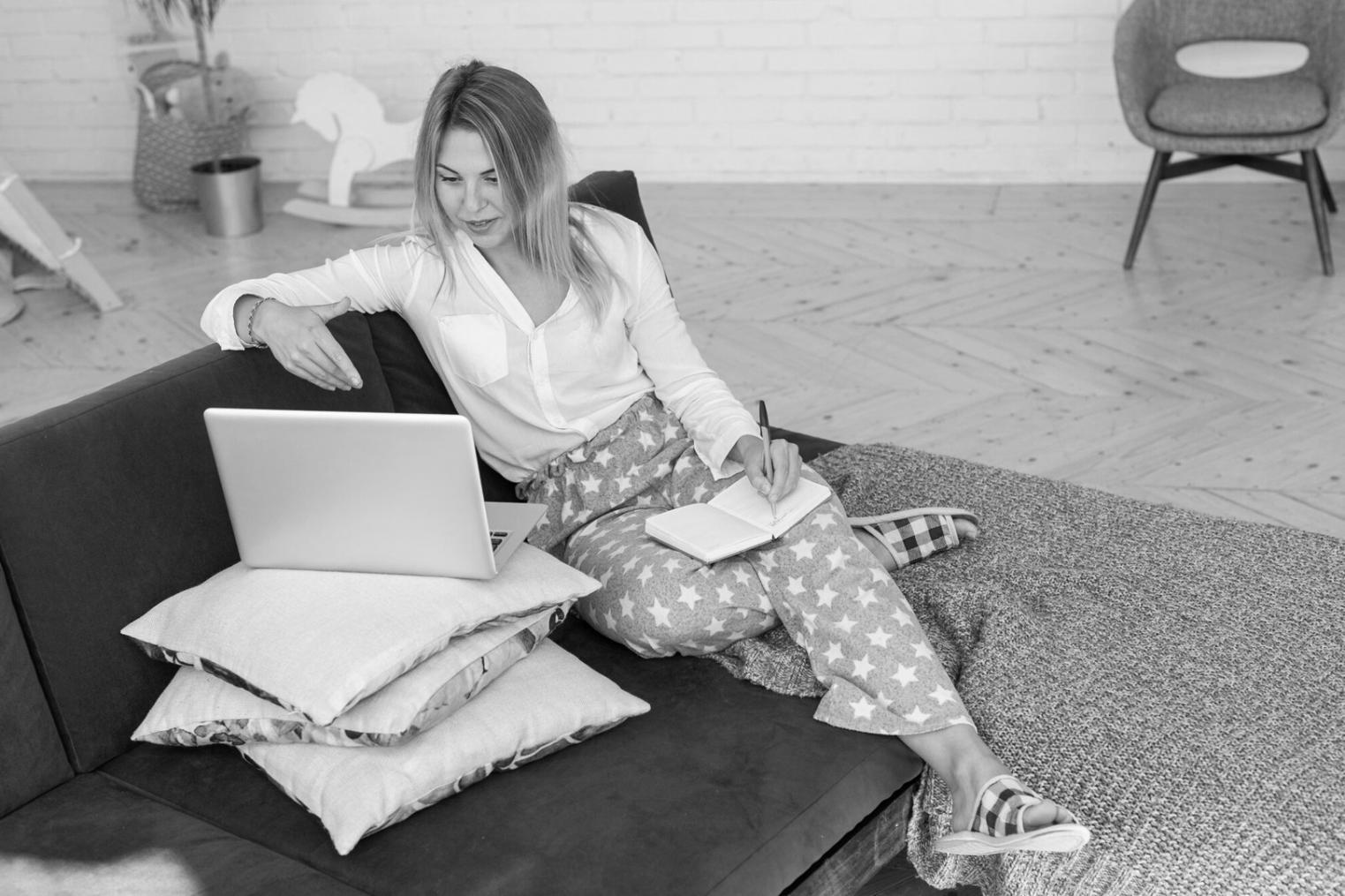 Análisis de datos financieros y proyecciones empresariales